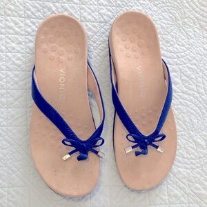 Vionic Bella II flip flop thong sandals. Size 8 1/2.
